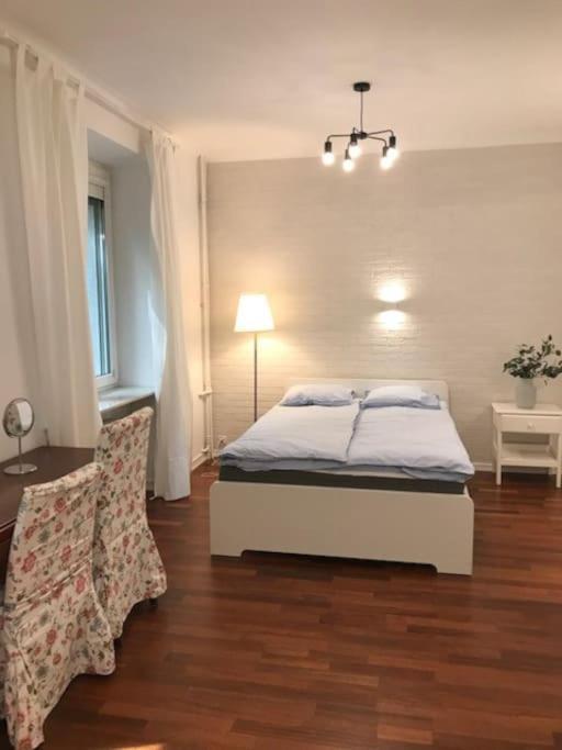 Piekne, Nowoczesne Mieszkanie Na Ulicy Chmielnej, Samo Centrum. * Warschau