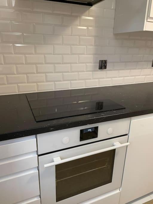 Piekne, Nowoczesne Mieszkanie Na Ulicy Chmielnej, Samo Centrum. Appartement Warschau